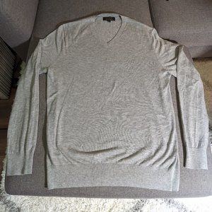 Banana Republic Gray V-Neck Sweater (M)